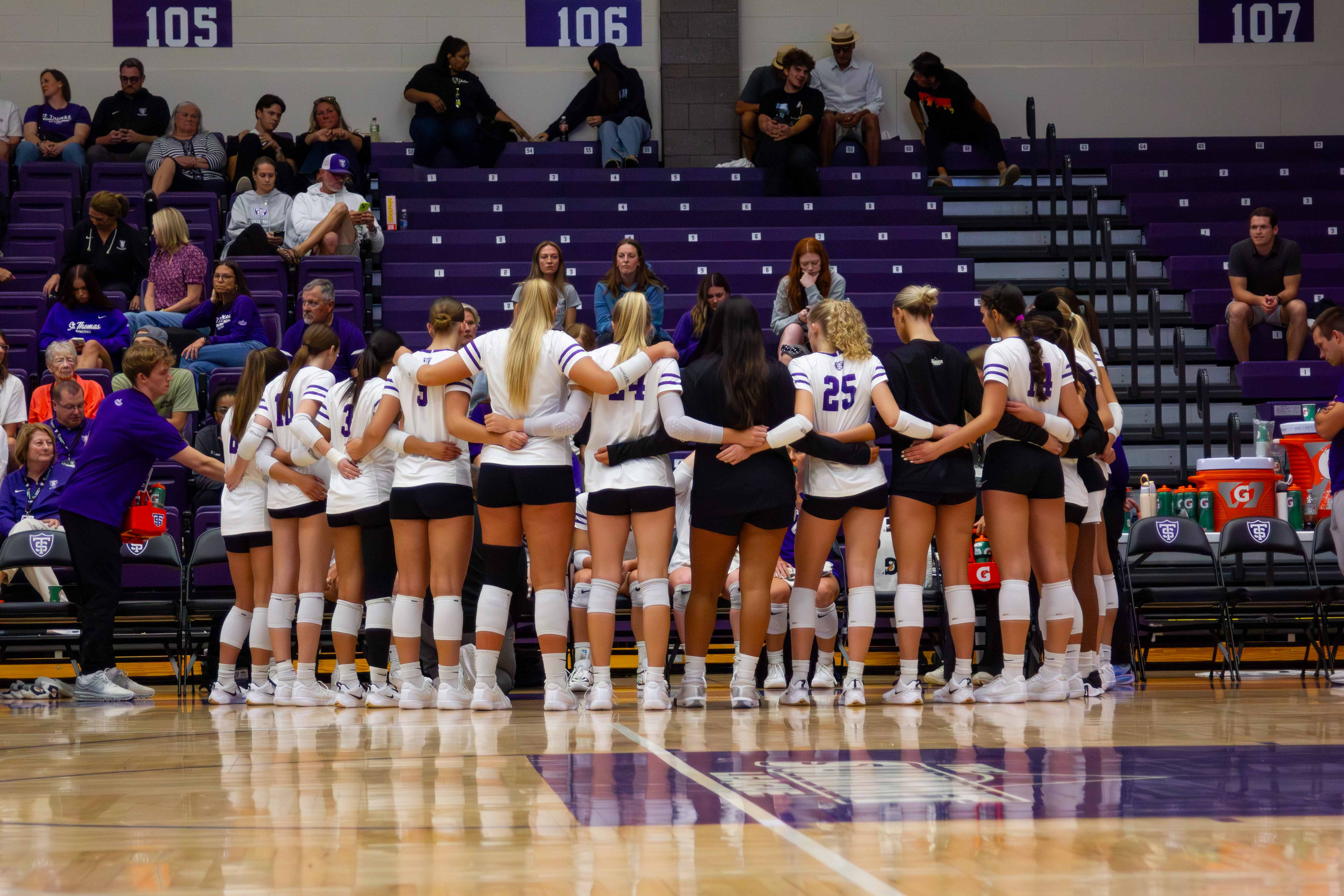 St. Thomas Volleyball vs. Kansas City - Photo 1